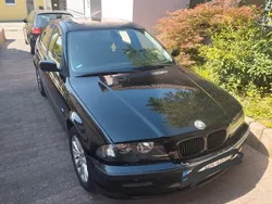 Schwarz Gebraucht 1999 BMW 318 Limousine | 2.600 € (Fairer Preis)