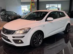 Weiß Gebraucht 2012 Kia ProCeed 2 Kleinwagen | 3.495 € (Fairer Preis)