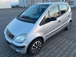 Silber Gebraucht 2001 Mercedes A160 Classic Van / Kleinbus | 2.450 € (Fairer Preis)