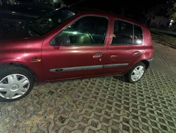 Rot Gebraucht 2000 Renault Clio II Kleinwagen | 900 €