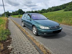 Grün Gebraucht 2001 Opel Omega Kombi | 2.900 € (Teuer)