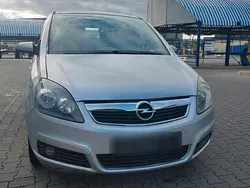 Grau Gebraucht 2005 Opel Zafira Van / Kleinbus | 2.700 € (Guter Preis)