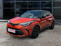 Infernoorange metallic / dach schwarz Gebraucht 2019 Toyota C-HR Basis SUV | 23.990 € (Teuer)