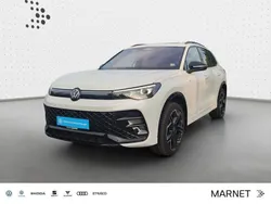 Oryxweiß perlmutteffekt Gebraucht 2024 VW Tiguan Sound SUV | 51.930 € (Fairer Preis)