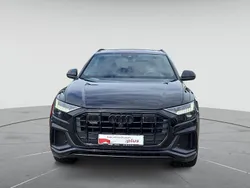 Orcaschwarz metallic Gebraucht 2021 Audi Q8 S-Line SUV | 67.880 € (Teuer)