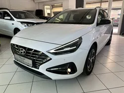 Weiß Gebraucht 2020 Hyundai i30 Select Limousine | 20.900 €