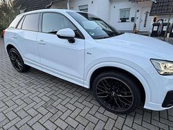 Weiß Gebraucht 2020 Audi Q2 Sport SUV | 25.900 € (Fairer Preis)