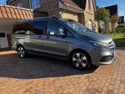 Grau Gebraucht 2021 Mercedes V250 Avantgarde Edition Van / Kleinbus | 48.900 € (Fairer Preis)