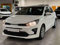 Weiß Gebraucht 2023 Kia Rio Edition 7 Kleinwagen | 14.790 € (Fairer Preis)