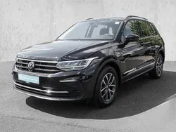 Schwarz Gebraucht 2024 VW Tiguan Life SUV | 32.270 € (Superpreis)
