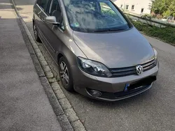Braun Gebraucht 2009 VW Golf Plus Cross Van / Kleinbus | 6.000 €