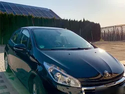Schwarz Gebraucht 2016 Peugeot 208 Active Kleinwagen | 4.300 € (Superpreis)