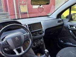 Blau Gebraucht 2015 Peugeot 208 Active Kleinwagen | 5.200 € (Fairer Preis)