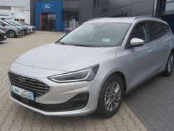 Moondust silver Gebraucht 2024 Ford Focus Titanium Kombi | 33.480 €