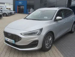 Moondust silver Neu 2024 Ford Focus Titanium Kombi | 33.480 € (Teuer)