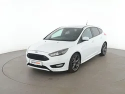 Weiß Gebraucht 2016 Ford Focus ST-Line Limousine | 13.600 € (Etwas zu teuer)