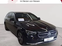 Obsidianschwarz metallic Gebraucht 2022 Mercedes E220 Kombi | 26.390 € (Guter Preis)