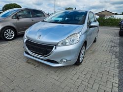 Grau Gebraucht 2014 Peugeot 208 Active Kleinwagen | 4.950 € (Fairer Preis)