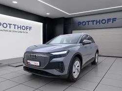 Grau Gebraucht 2023 Audi Q4 e-tron Comfort SUV | 26.750 € (Guter Preis)