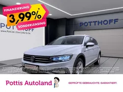 Gletscherweiß metallic Gebraucht 2023 VW Passat Alltrack Kombi | 26.922 € (Superpreis)