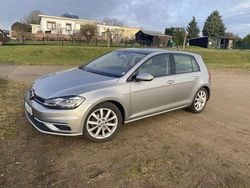 Silber Gebraucht 2018 VW Golf VII Highline Limousine | 16.500 € (Guter Preis)