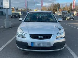 Grau Gebraucht 2006 Kia Rio 2 Kleinwagen | 2.199 €