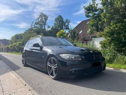 Schwarz Gebraucht 2009 BMW 330 M Sport Kombi | 8.900 € (Fairer Preis)