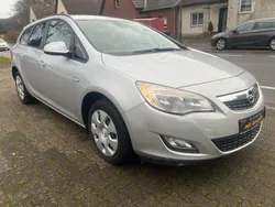 Argon silber/ice silver (m2) Gebraucht 2011 Opel Astra Design Edition Kombi | 3.730 € (Etwas zu teuer)