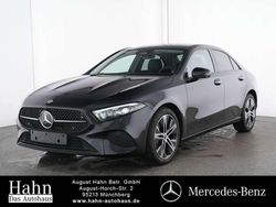 Lack kosmosschwarz Gebraucht 2024 Mercedes A200 Progressive Limousine | 32.950 € (Etwas zu teuer)