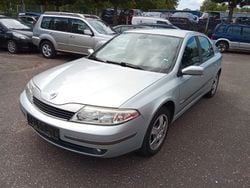 Grau Gebraucht 2001 Renault Laguna II Limousine | 650 € (Superpreis)