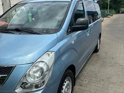 Blau Gebraucht 2010 Hyundai H-1 Van / Kleinbus | 7.300 €