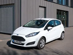 Weiß Gebraucht 2014 Ford Fiesta Trend Kleinwagen | 5.700 € (Fairer Preis)