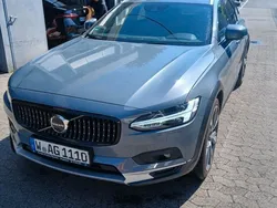 Grau Gebraucht 2020 Volvo V90 CC Pro Kombi | 37.900 € (Superpreis)