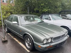 Grün Gebraucht 1995 Jaguar X300 Limousine | 8.499 €