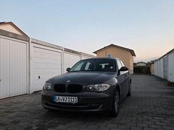 Grau Gebraucht 2008 BMW 116 Kleinwagen | 2.250 € (Fairer Preis)
