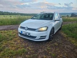 Weiß Gebraucht 2016 VW Golf VII Highline Kombi | 8.980 € (Etwas zu teuer)