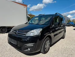 Schwarz Gebraucht 2016 Citroën Berlingo SELECTION Van / Kleinbus | 5.790 € (Guter Preis)