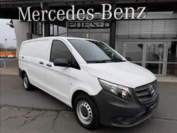 Weiß Gebraucht 2022 Mercedes Vito Van / Kleinbus | 22.880 €