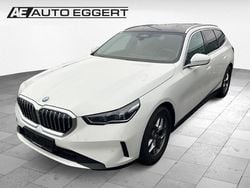 Weiss Gebraucht 2024 BMW 520 Comfort Edition Kombi | 49.849 € (Guter Preis)