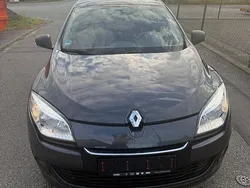 Grau Gebraucht 2012 Renault Mégane III Limousine | 2.990 € (Guter Preis)