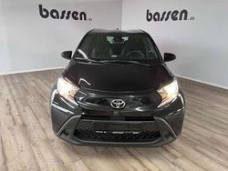 Mysticschwarz mica metallic Neu 2024 Toyota Aygo X-play Kleinwagen | 17.550 €