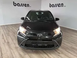 Mysticschwarz mica metallic Neu 2024 Toyota Aygo X-play Kleinwagen | 17.550 €