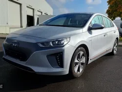 Platinum silver Gebraucht 2018 Hyundai Ioniq Premium Limousine | 23.990 €