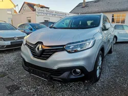 Grau Gebraucht 2018 Renault Kadjar Collection SUV | 17.900 € (Fairer Preis)