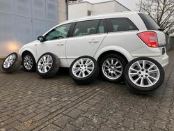 Weiß Gebraucht 2010 Opel Astra Innovation Kombi | 2.599 € (Superpreis)