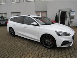 Weiß Gebraucht 2021 Ford Focus ST Kombi | 21.999 € (Superpreis)