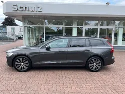Grau Gebraucht 2024 Volvo V60 Plus Kombi | 37.850 € (Fairer Preis)