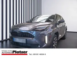 Grau Neu 2024 Toyota Yaris Cross Team SUV | 32.980 € (Etwas zu teuer)