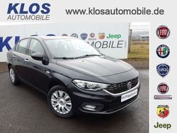 Schwarz metallic Gebraucht 2017 Fiat Tipo Easy Limousine | 14.990 €
