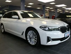 Weiß Gebraucht 2022 BMW 520 Luxury Line Kombi | 33.980 € (Fairer Preis)